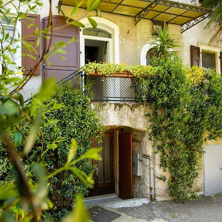 Casa Alla Grotta - Happy Rentals Arco Bagian luar foto