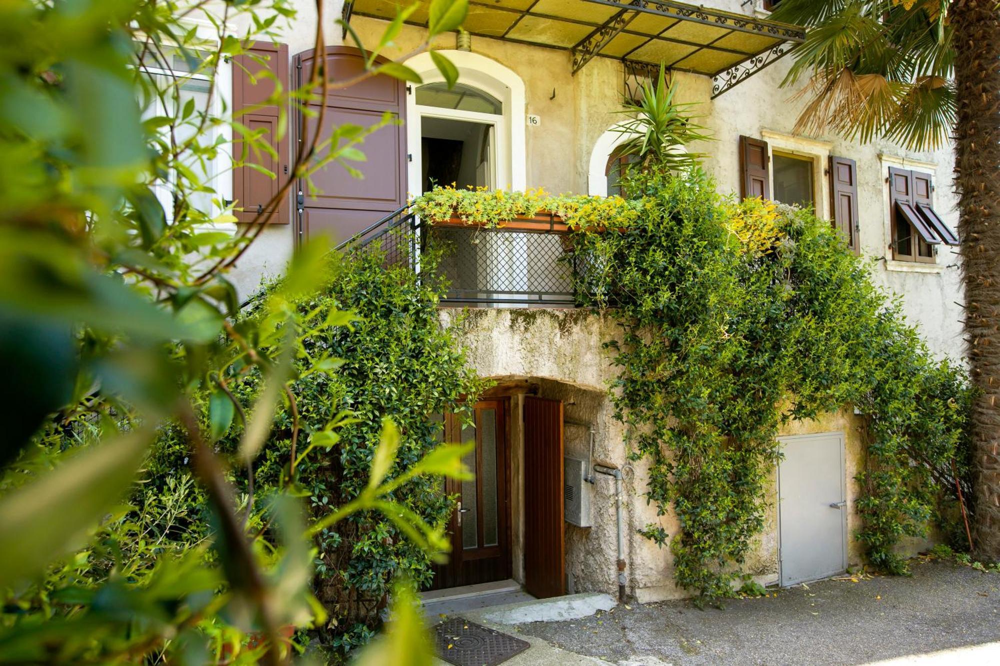 Casa Alla Grotta - Happy Rentals Arco Bagian luar foto